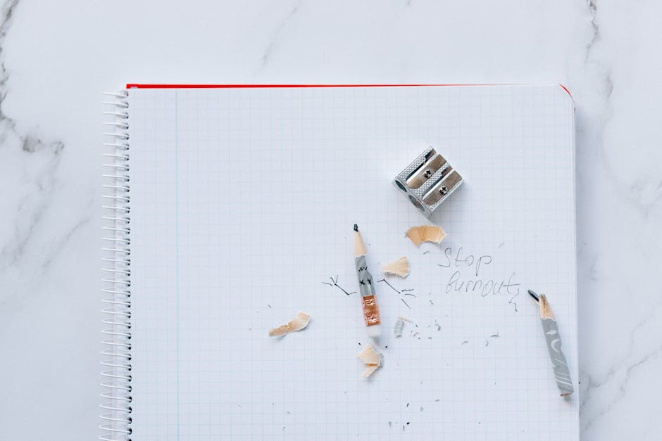 💭 Simple Journal Prompts to Quiet Your Mind When You Feel Stressed